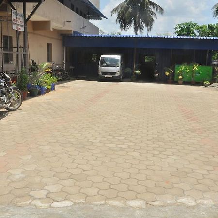 Hotel Temple City Papanasam ภายนอก รูปภาพ
