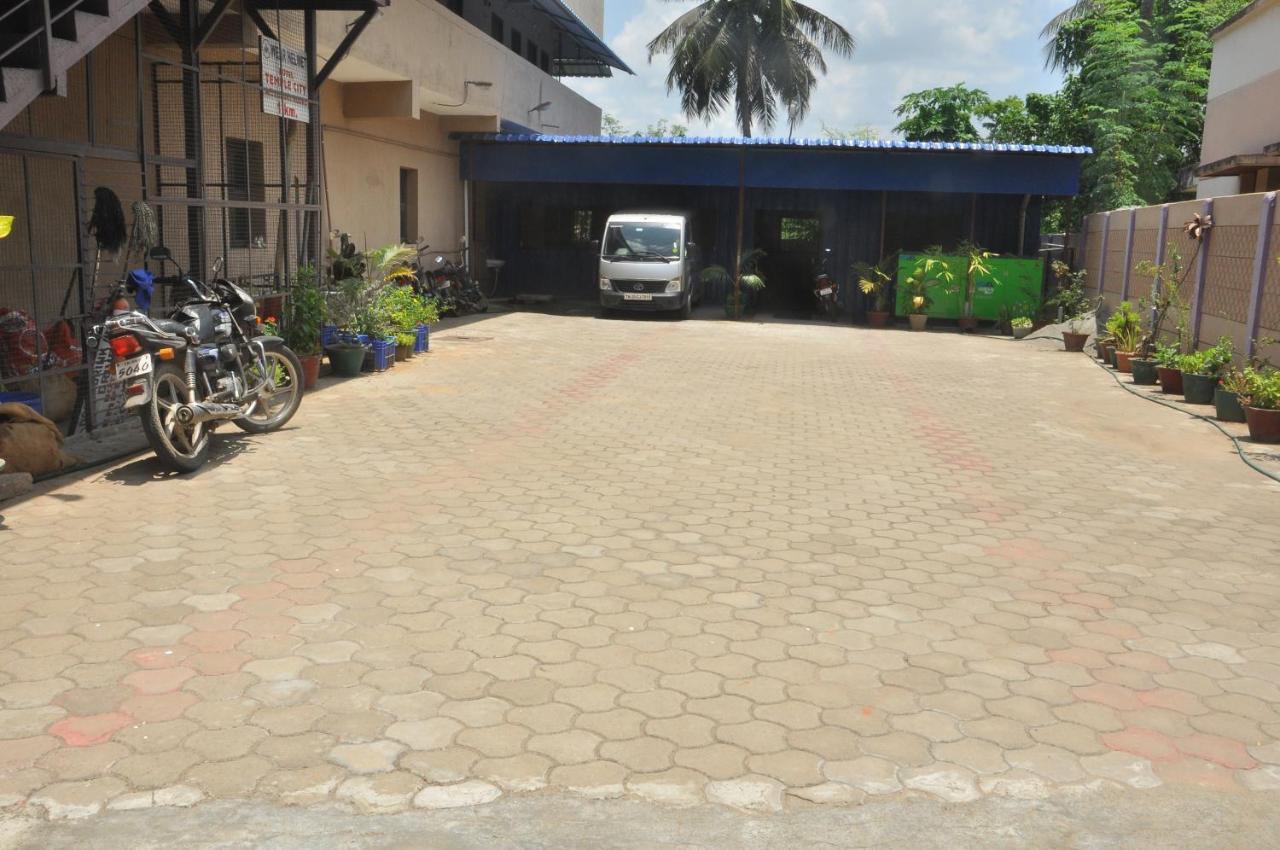 Hotel Temple City Papanasam ภายนอก รูปภาพ